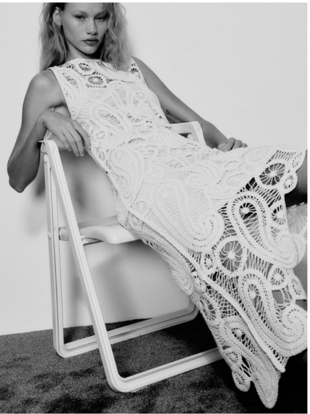 NWT Gorgeous and unique ZARA crochet dress size XS - Picture 3 of 16
